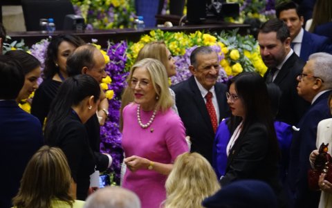 Anabella Azín en la posesión de Daniel Noboa.