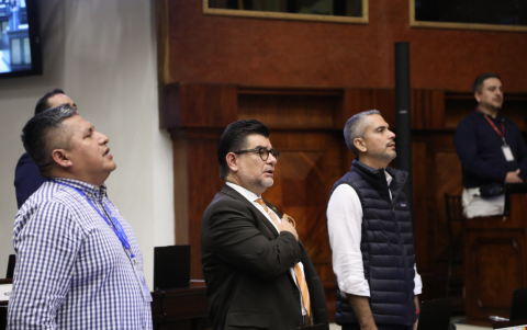 Blasco Luna y Raúl Chávez, legisladores de la alianza RC- RETO, en el Pleno, en la sesión del 21 de mayo del 2025.