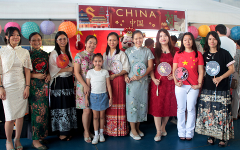 Bai-Yi Wang, Shaoyuan Wu, Peizhen Zhong, Cao Jiehong, Xiao Deng, Yinghong Cao, Manru Cao, Yan Wang y Qunna.