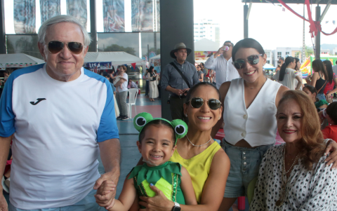 Arturo Sicouret, Heidi Cárdenas, María Eduarda Sicouret, Mabel Sicouret y Mabel Delgado.