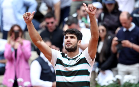 Alcaraz se deshizo de Richard Gsaquet por 6-2, 2-6, 6-3 y 6-0.