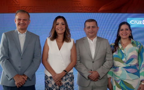 Christian Coll, Diana Matute, José Tuárez y Alexandra Villavicencio.