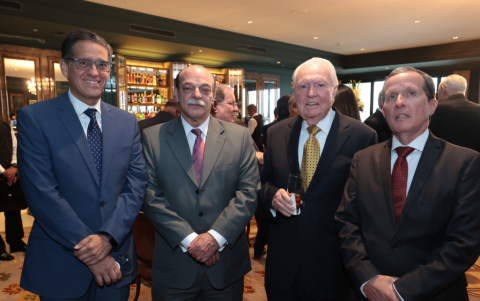 Raúl Gómez, Roberto Illingworth, Carlos Muñoz y Antonio Pazmiño.