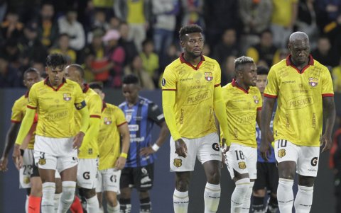 La frustración de los jugadores de Barcelona tras perder ante Independiente del Valle.