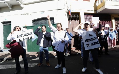 Vecinos del barrio 5 de Junio y La Victoria realizaron un plantón este 28 de mayo de 2025.