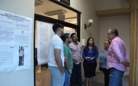 Integrantes del Consejo Universitario esperaron a la rectora de la Agraria, Tamara Borodulina, afuera de su despacho pero nunca apareció.