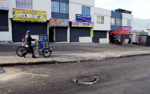 En el sector del Arenal, en el tramo de intervención los locales se encuentran cerrados debido a que el acceso de vehículo es limitado.