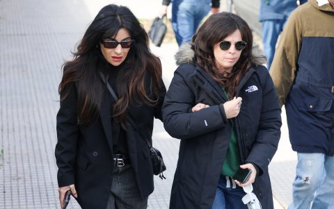 Las hijas de Diego Maradona, Gianina Maradona y Dalma Maradona asisten al juicio por la muerte de su padre en Buenos Aires (Argentina).