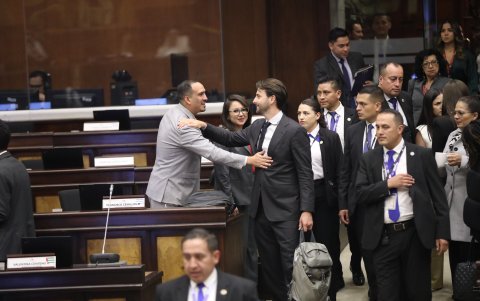 El presidente de la Asamblea, el oficialista Niels Olsen.
