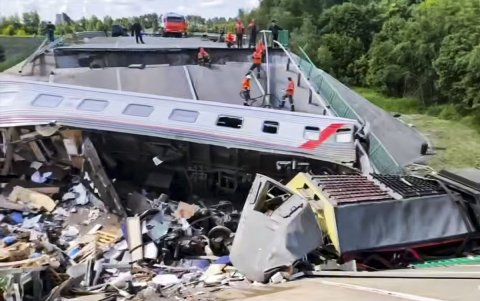 Rusia acusó a Ucrania como responsable de la muerte de siete personas en el descarrilamiento de dos trenes en regiones fronterizas.