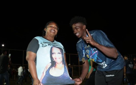 Willian Pacho y su madrecita Glenda.