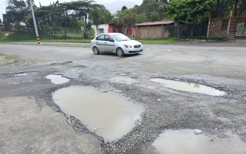 Exceso de huecos complica circulación