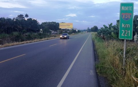 Parte de la carretera que conecta Guayaquil y Quito
