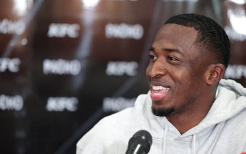 Willian Pacho llegó a Ecuador para entrenar para el partido que tendrá La Tri con Brasil