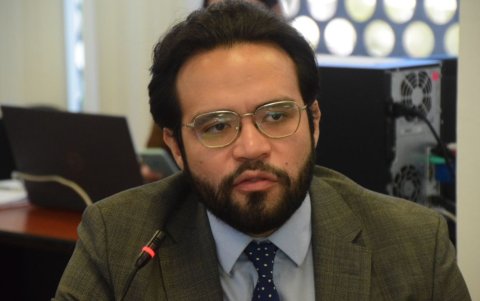 El exministro Edgar Lama tiene conflicto de interés al ocupar la presidencia del IESS y ser heredero de una empresa de clínicas en Guayaquil.