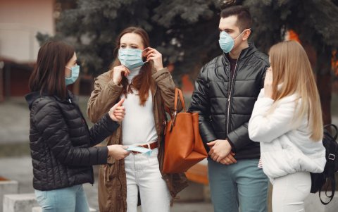 Referencial. Las personas tenían que usar obligatoriamente las mascarillas en 2020.