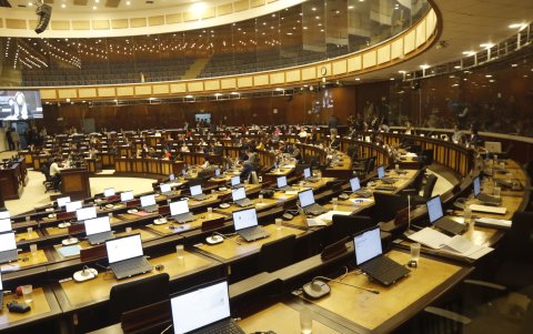 Al principio de la sesión, el correísmo se ausentó del Pleno de la Asamblea.