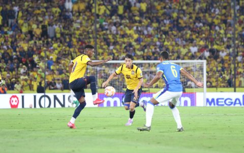 Ecuador empató 0-0 con Brasil en el estadio Monumental.