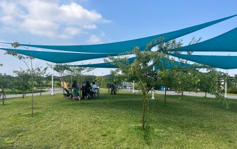 El Parque Bicentenario ofrece un área para mascotas y múltiples espacios recreativos que conviven con áreas verdes.