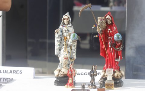 Este tipo de estatuas fueron encontradas en los operativos.