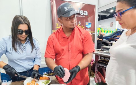 Carnes. Degustaciones de carnes y especias San Andrés fue atractivo para los tenderos visitantes.