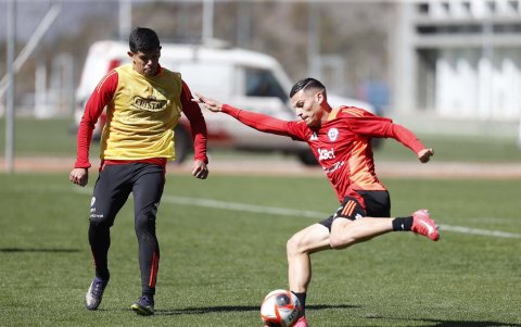 La selección de Chile durante su entrenamiento del lunes 9 de junio en El Alto.