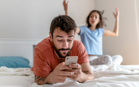 El stashing se ha vuelto común en la era digital: uno de cada tres encuestados en apps de citas afirma haber estado en una relación donde su pareja evitó presentarlo.