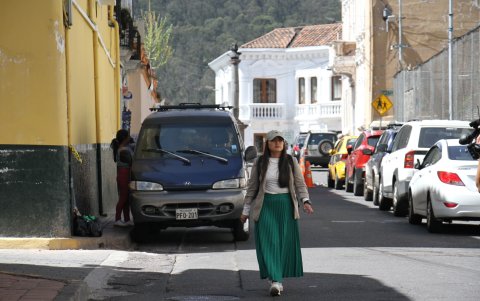 Rocafuerte. Una calle deteriorada y aceras estrechas forman parte del paisaje que busca ser transformado.
