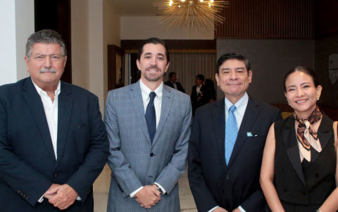 Juan José Pons, Esteban Noboa, Carlos Jijón y Nathalie Arias.