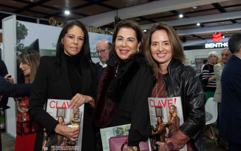 Mónica Moreno, Patricia Camacho y Gabriela Gangotena.
