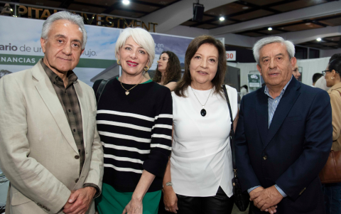 Alfredo León, Gabriela Sáenz, Isabel Ribadeneira y Patricio Lupera.