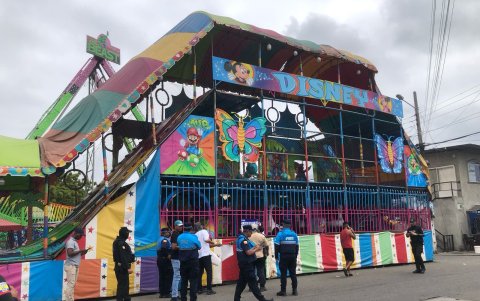 La ciudadanía se asombró al ver como los sitios en donde sus niños había jugado días atrás fueron clausurados.