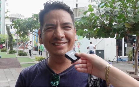 Ricardo Ochoa recuerda alegremente como pudo ayudar a sus hijos en una situación donde él tenía miedo