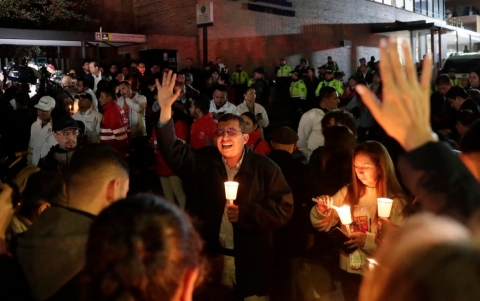 Uribe Turbay fue trasladado a la Clínica Fundación Santa Fe de Bogotá, una de las instituciones médicas más reconocidas del país, tras ser gravemente herido con varios disparos.