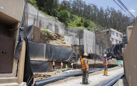 Se realizó una inspección técnica en la edificación en Guápulo y se emitieron informes.