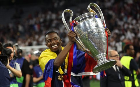 Con PSG, Willian Pacho ganó la Champions League 2024/25.