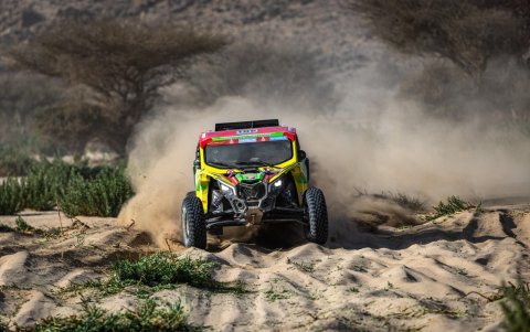 Referente. Guayasamín en una de sus 11 participaciones del Rally Dakar en la modalidad de autos, donde ahora busca sucesor.