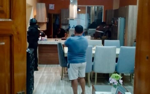 Los operativos se realizaron de forma simultánea en oficinas y domicilios de funcionarios judiciales