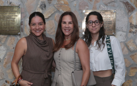 Olga Bermeo, Carla Baquerizo y Fiorella Venegas.