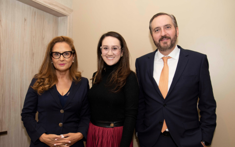 María Rosa Tapia, María Isabel Aillón y Javier Salvador.