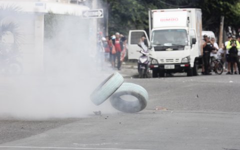 El explosivo casero fue detonado por el Grupo de Intervención y Rescate, en este sector del sur de Guayaquil.