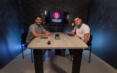 El presentador junto al cantante Danilo Rosero.