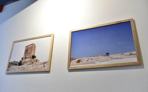 La muestra recoge fotografía y archivo en un mismo espacio.