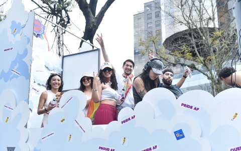 Quito marchó por el Orgullo LGBTI+ 2025 y terminará con un festival en el Itchimbía.