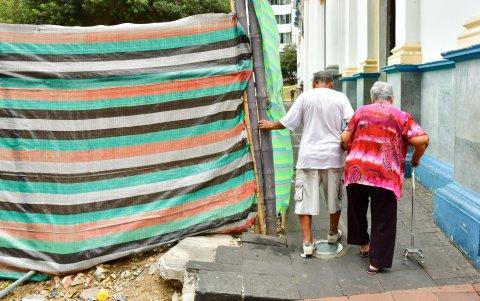 Hay veredas que tampoco se adaptan a los más necesitados.