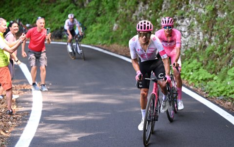 Richard Carapaz e Isaac del Toro tuvieron una fuerte batalla en el Giro.