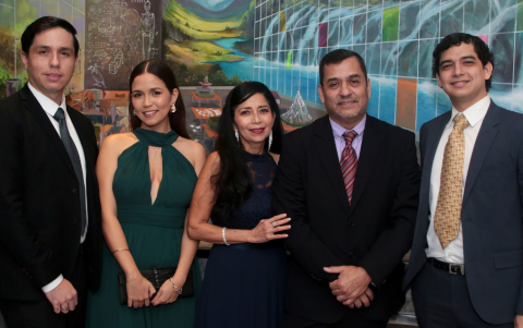 Juan Diego Palacios, Gabriela Ponce, Pilar Villao, Hugo Ponce y Juan David Ponce.