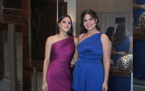 Emily Suárez y Nicole Valarezo.
