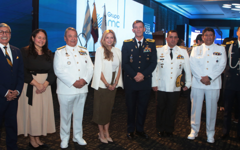 Byron San Miguel, Leticia Baquerizo, Édgar Andrade, Martha González, Luis Fierro, Jairo Yépez, Orlando Guillén y Carlos Romero.