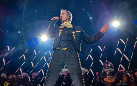 Alejandro Fernández presentará su gira “De Rey a Rey” en Ecuador, un emotivo homenaje a su padre Vicente Fernández.